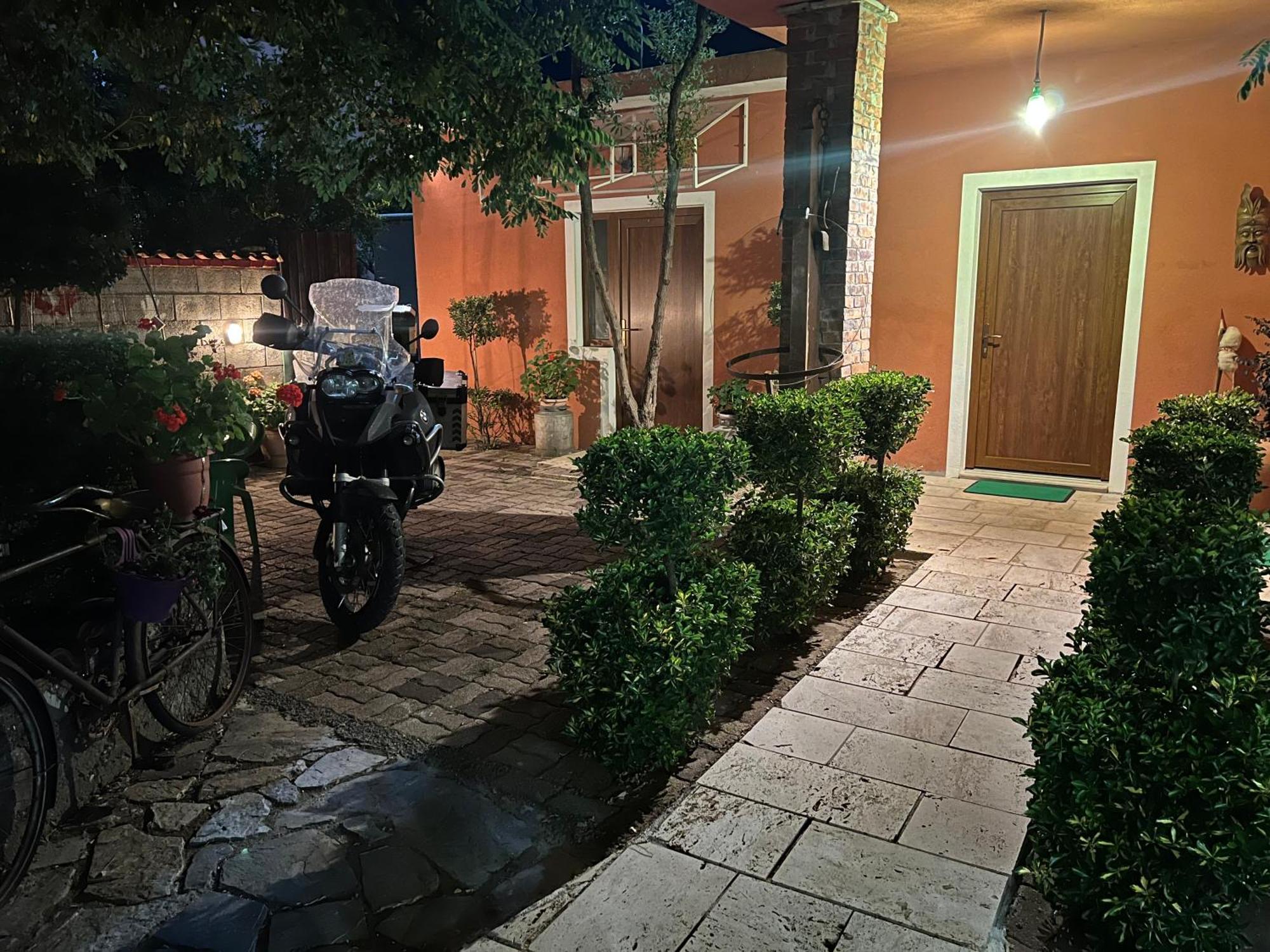 Guesthouse Koleci - Mrizi I Zanave Fishte Exteriör bild
